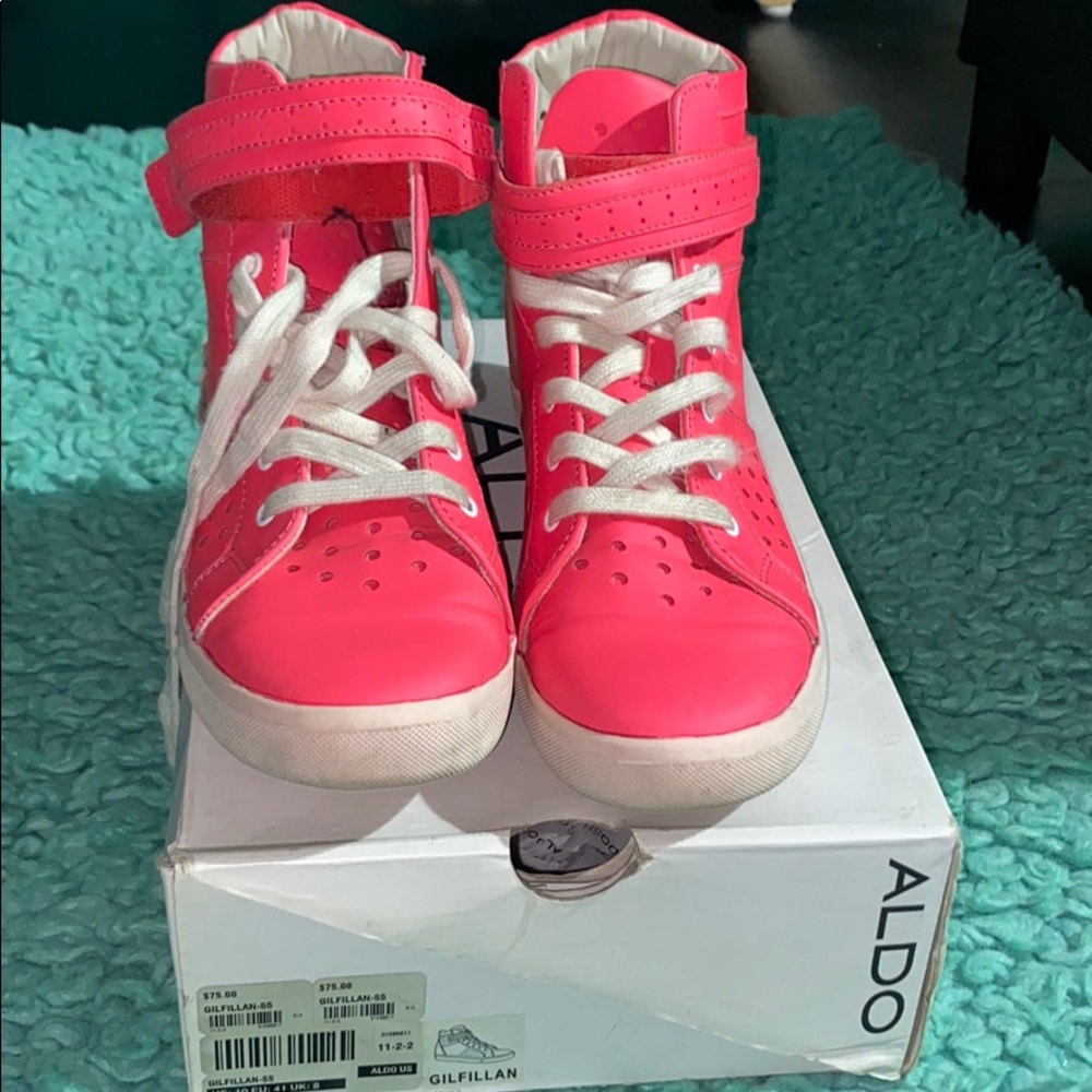 Pink strapped sneakers